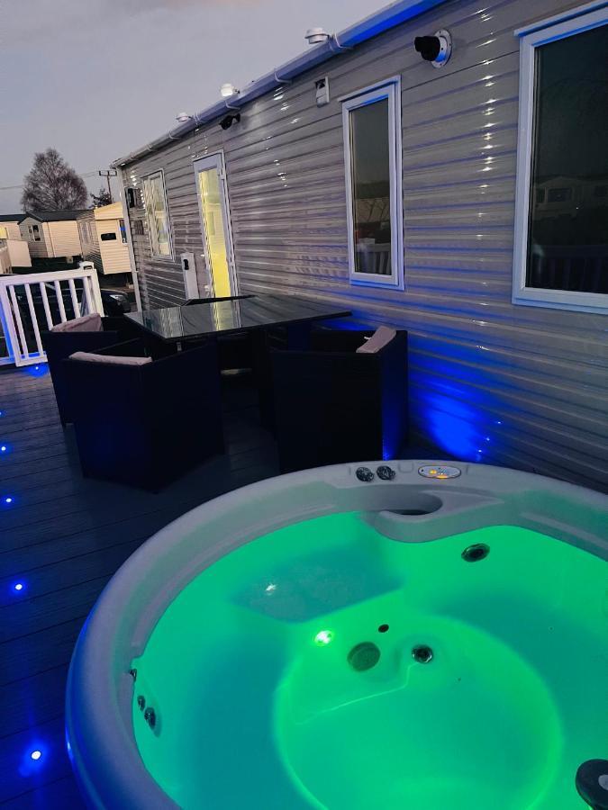 The Sunflower Luxury Caravan At Tattersall Lakes Hotel Tattershall Bagian luar foto